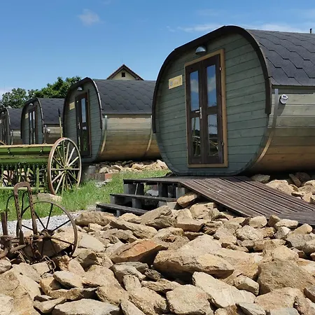Campsite Sudkovo - Barrel Glamping Mala Trna