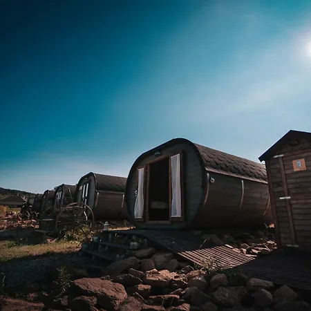 Campsite Sudkovo - Barrel Glamping Mala Trna