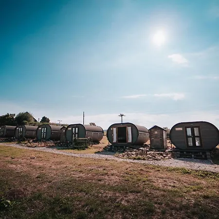 Sudkovo - Barrel Glamping * Mala Trna
